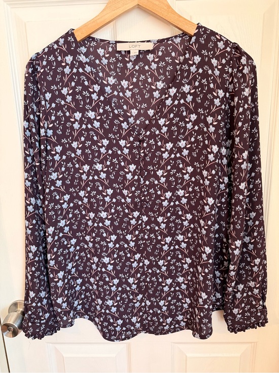 LOFT Tops - LOFT Burgundy’s Floral Wildflower Size Small, V-Neck Long Sleeve Blouse EUC